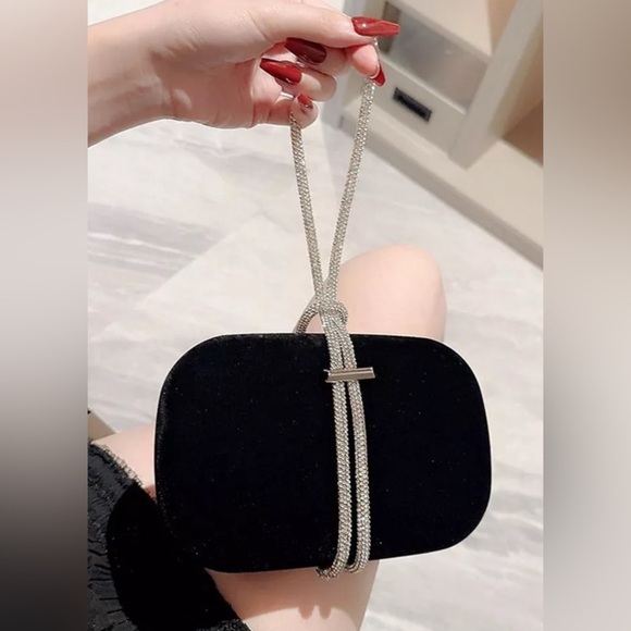 Rhinestone Velvet Evening Chain Dinner Bag NWOT - Picture 2 of 8